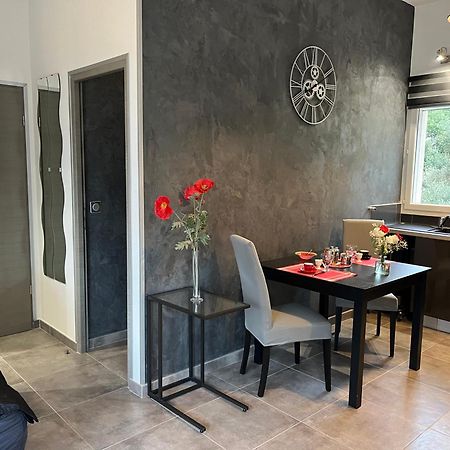 Appartement L'AMANDERAIE à côté de LOURMARIN en LUBERON à Cadenet Extérieur photo