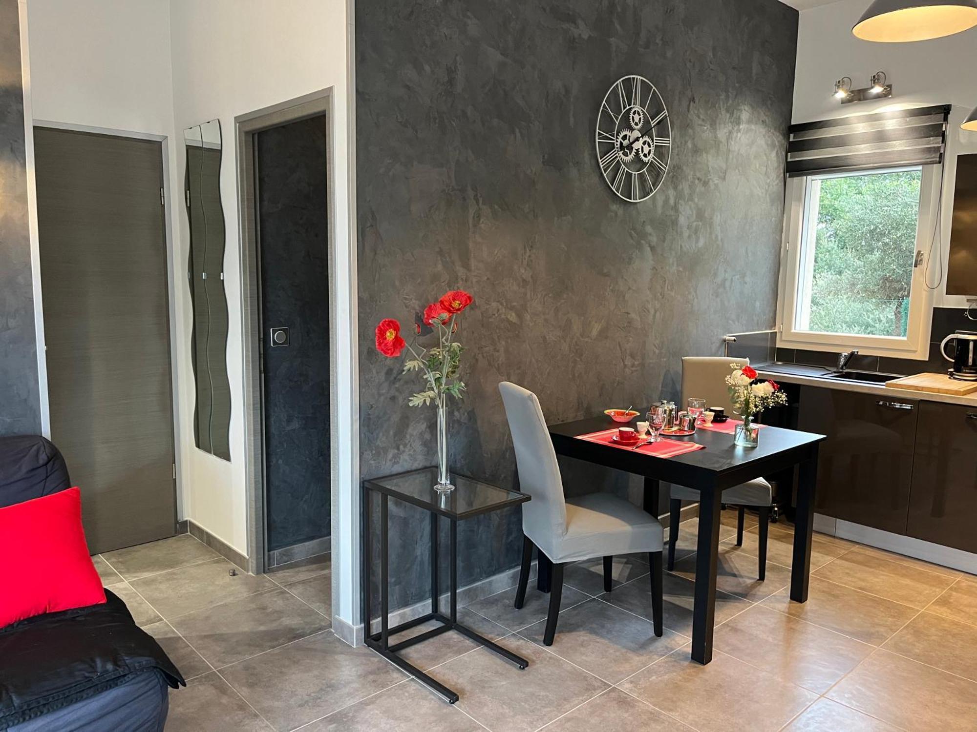 Appartement L'AMANDERAIE à côté de LOURMARIN en LUBERON à Cadenet Extérieur photo