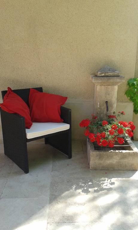 Appartement L'AMANDERAIE à côté de LOURMARIN en LUBERON à Cadenet Chambre photo